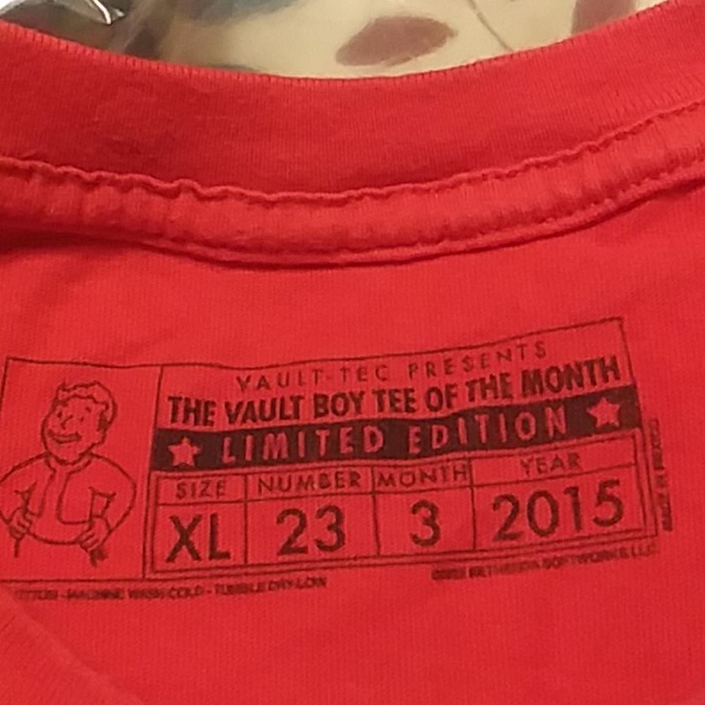 T-SHIRT - Picture 3 of 4